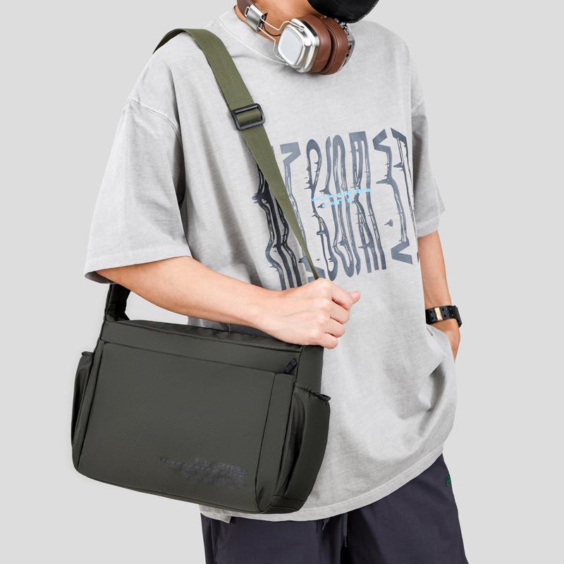 Men's Large Capacity Outdoor Crossbody Bag - Horizontal Style, Solid Color, Lightweight Korean Shoulder Backpack