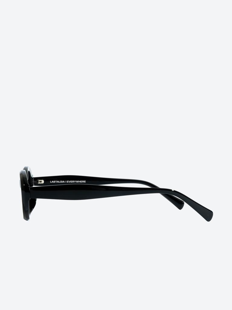 Laseuteljia Helio Black