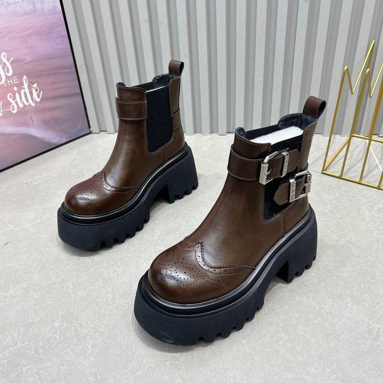 

Версия из коровьей кожи~ Женские ботинки Мартин в британском стиле осень-зима универсальные с гравированной пряжкой на щиколотке короткие ботинки на толстом каблуке и толстой подошве ботинки-сигареты 40