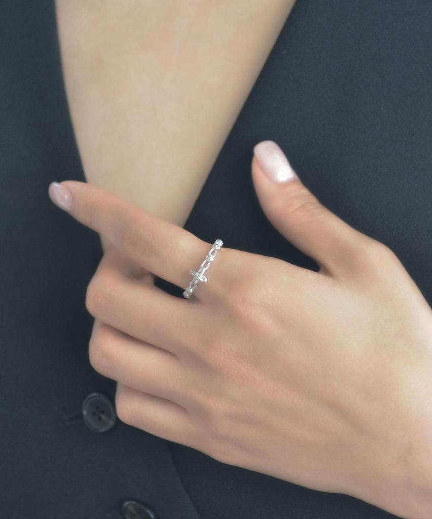 Vivus Rosette White Gold Silver Ring