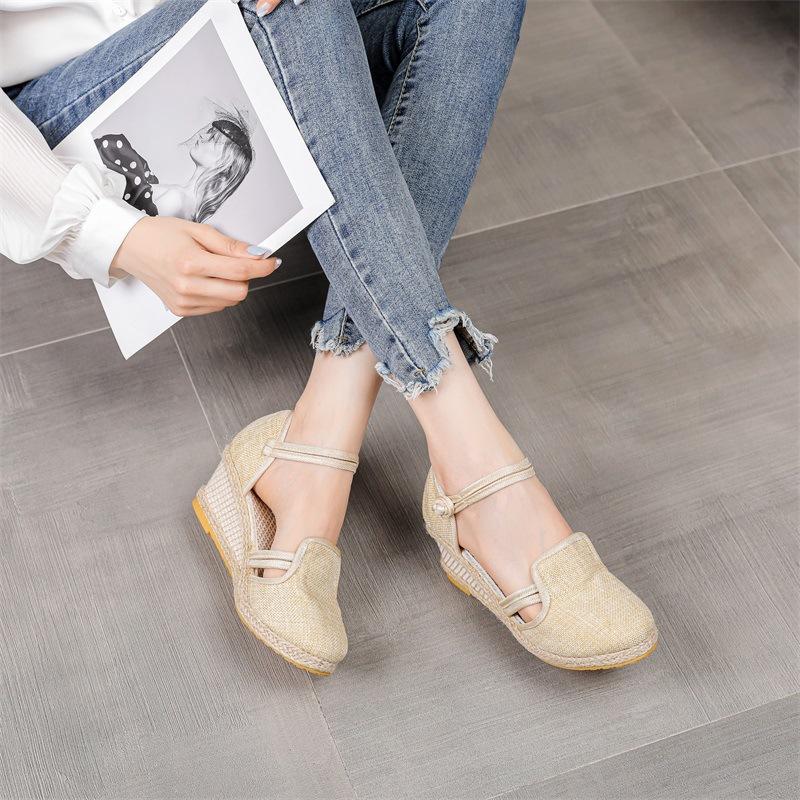 

Sandals women s summer 2025 new wedge heel casual one-word high heels foreign trade sandals fashion Korean version sandals 42