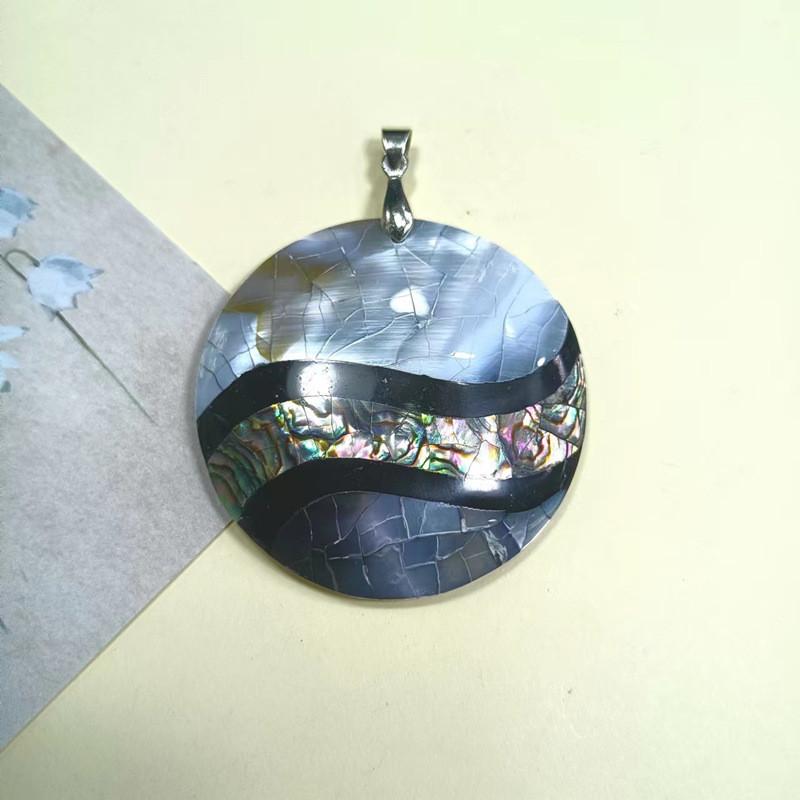 Seashell Heart Shaped Pendant Jewelry With Handcrafted Shell And Pearl For Casual Wear