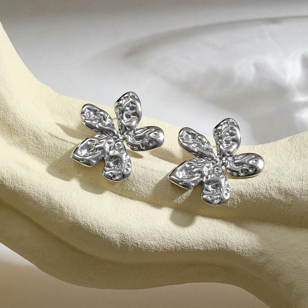 Exquisite Gold Geometric Flower Stud Earrings with Durable Vacuum Plating