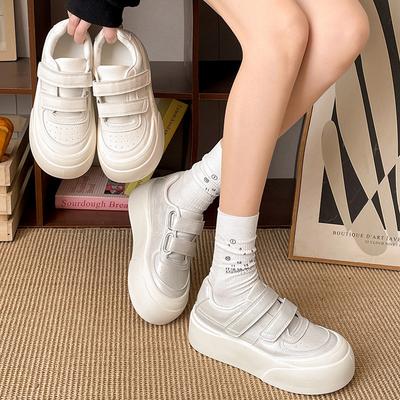Fashion Lightweight Round Head Velcro Platform White Shoes Women's New Spring and Autumn Lightweight Versatile Casual Board Shoes