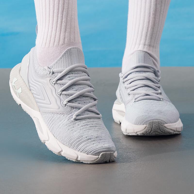 Женские беговые кроссовки Under Armour EU 40