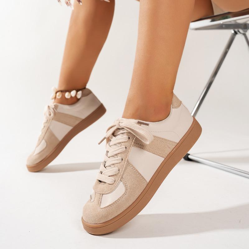 Large-sized German Training Shoes Round-toed Lace-up Flat White Sneakers Low-top Sports Sneakers