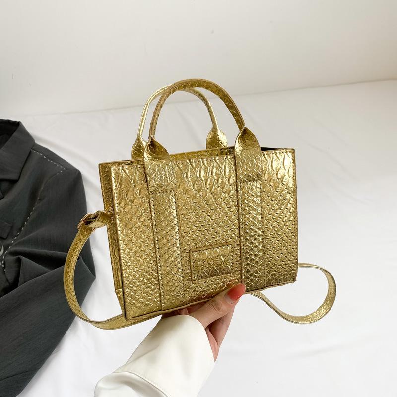 

2025 new plaid shoulder bag trendy fashion solid color small square bag versatile casual messenger portable large capacity bag золотой