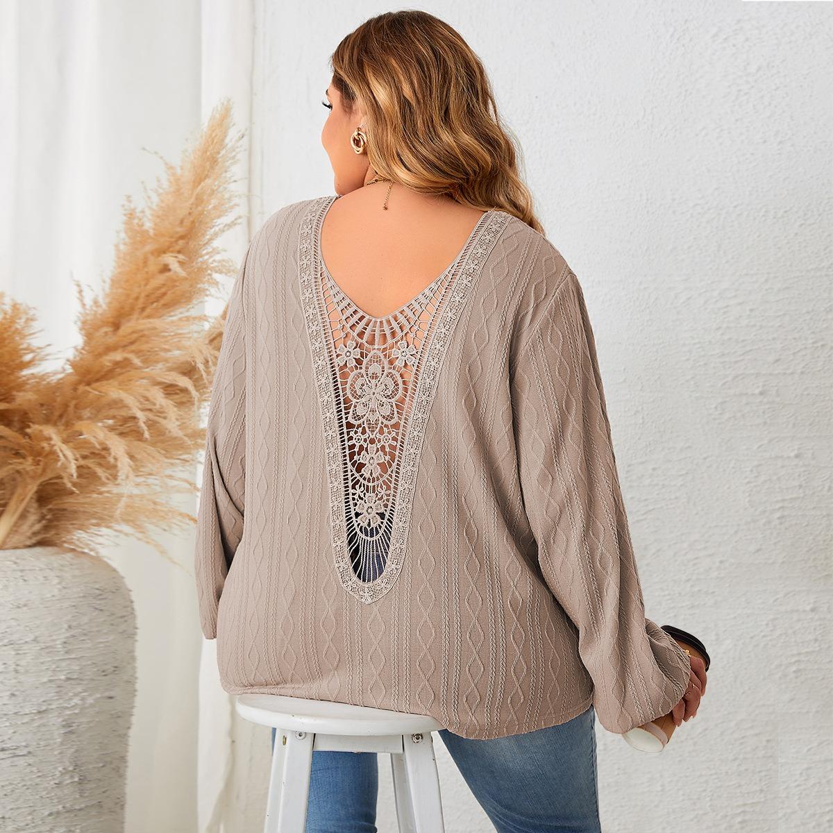 Женская свободная рубашка с v-образным вырезом и принтом с длинным рукавом — фото 4