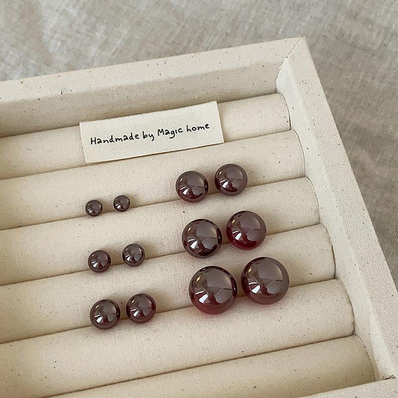 Cool Feeling Cold Gray Red Light Steamed Bread Pearl Stud Earrings Women'S Simple Niche Fashion Exquisite Versatile Earrings