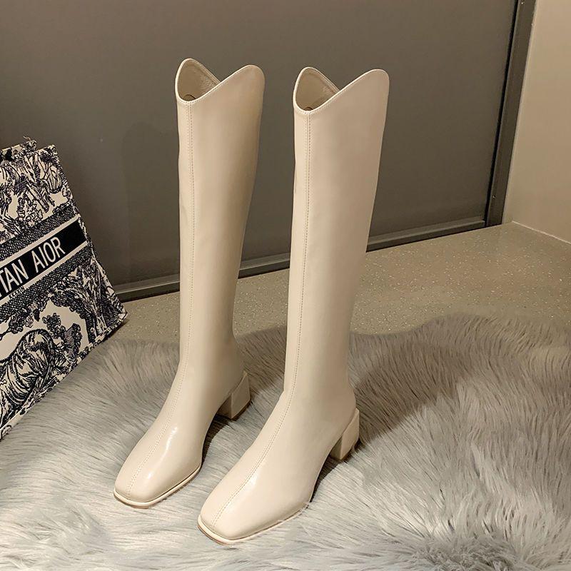 Dámské kozačky nad koleno s robustním podpatkem a čtvercovou špičkou - kolekce podzim/zima 2025