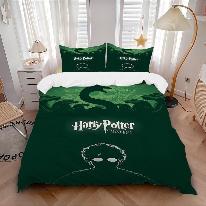 

3pcs Harry Potter Chamber of Secrets Bedding Set, Soft Polyester Duvet Cover and Pillowcases Machine Washable Seasons all suitable147 135x200cm