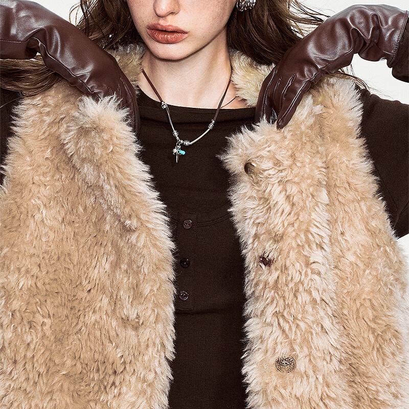Chuyu Nomadic Warm Plush Vest