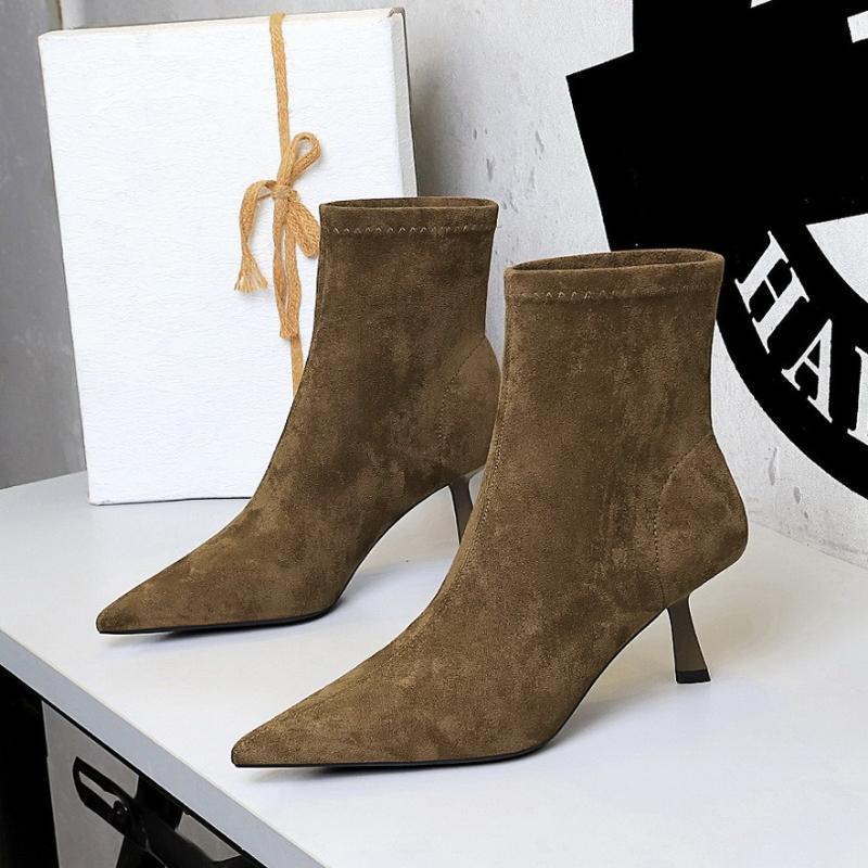 Pointed Toe Slim Boots Women Retro Suede Mid Heel French Style Ankle Boots