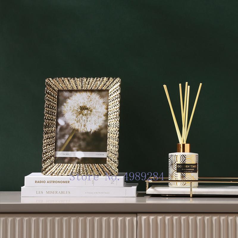 Metal Golden Photo Frame Retro Handmade Photo Storage Display Home Living Room Bedroom Photoframe Decoration Wedding Family