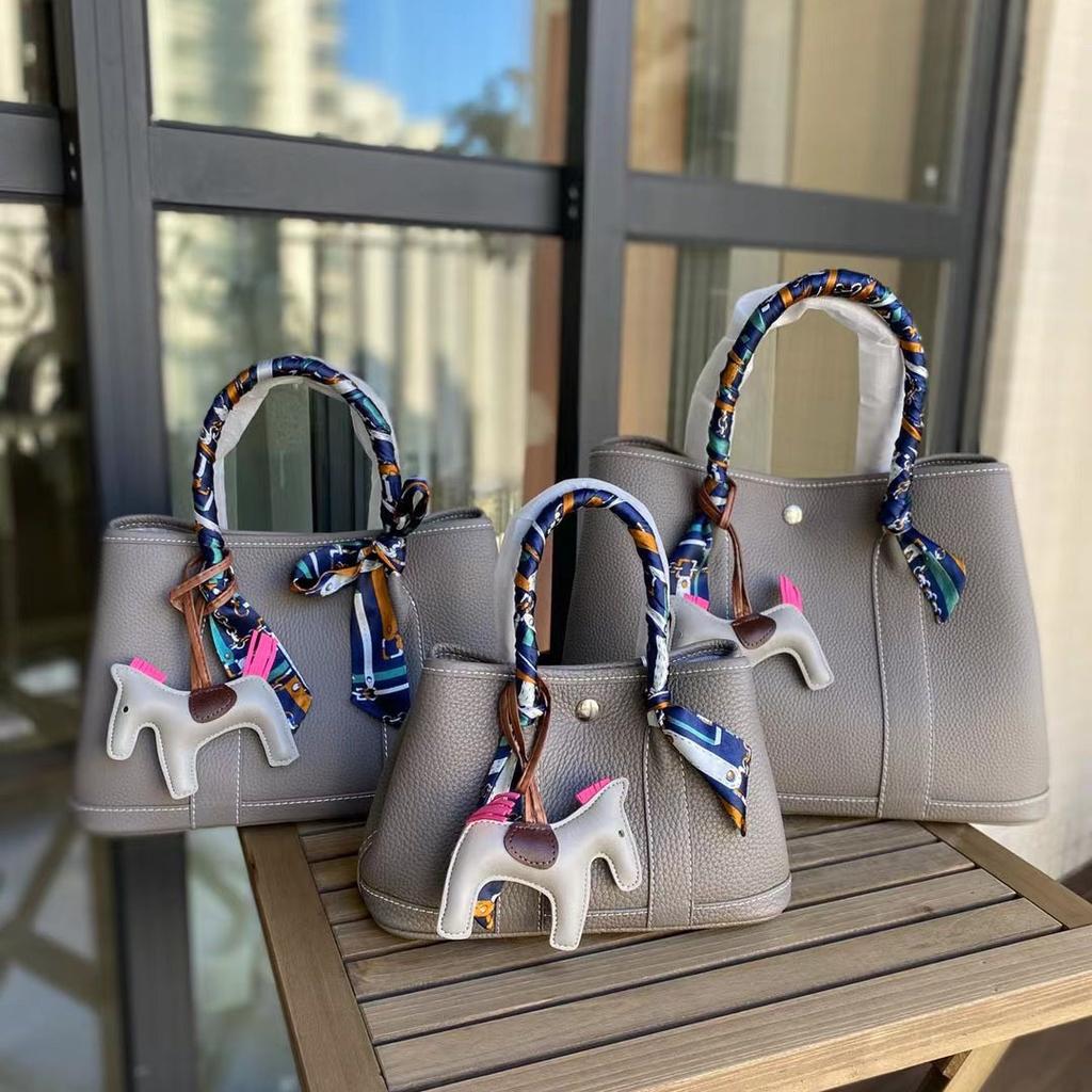 Women's bag 2025 new first-layer cowhide garden bag source factory shoulder messenger bag large-capacity portable tote bag