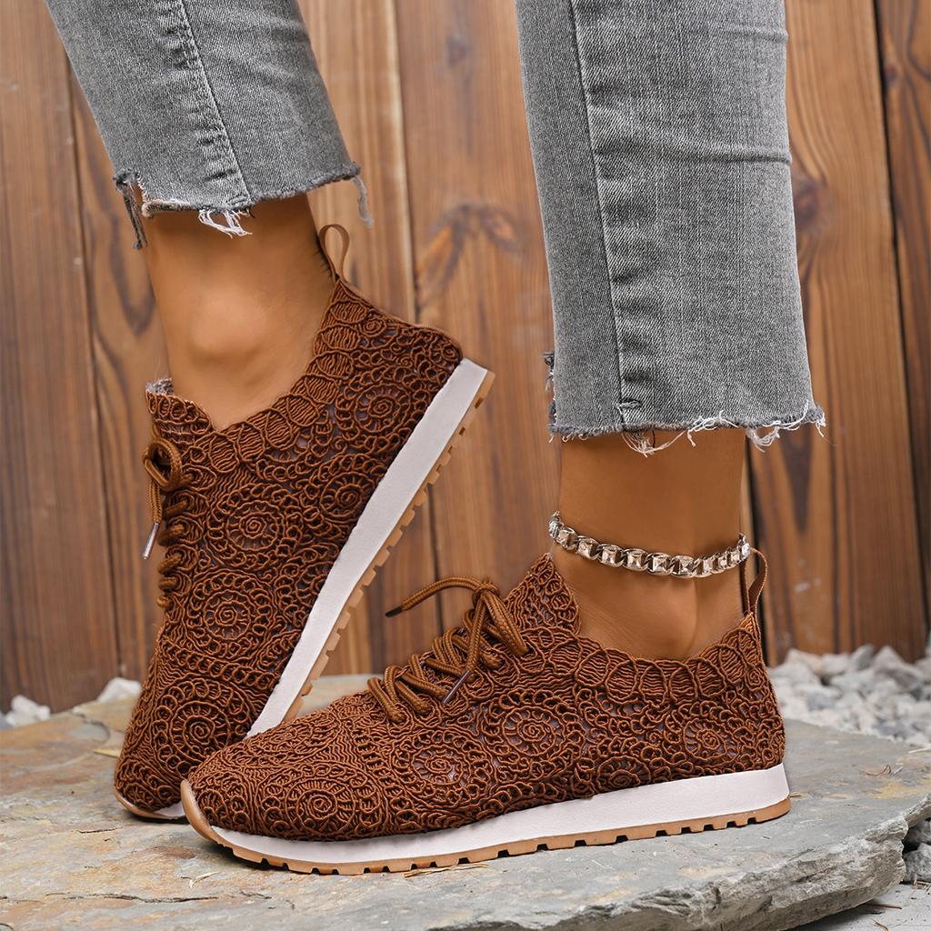 Fashion New Sneakers For Women Breathable Fashion Trainers Plus Size Women Sneakers Mesh Fabric Lace Up Women Shoes Female Footwear