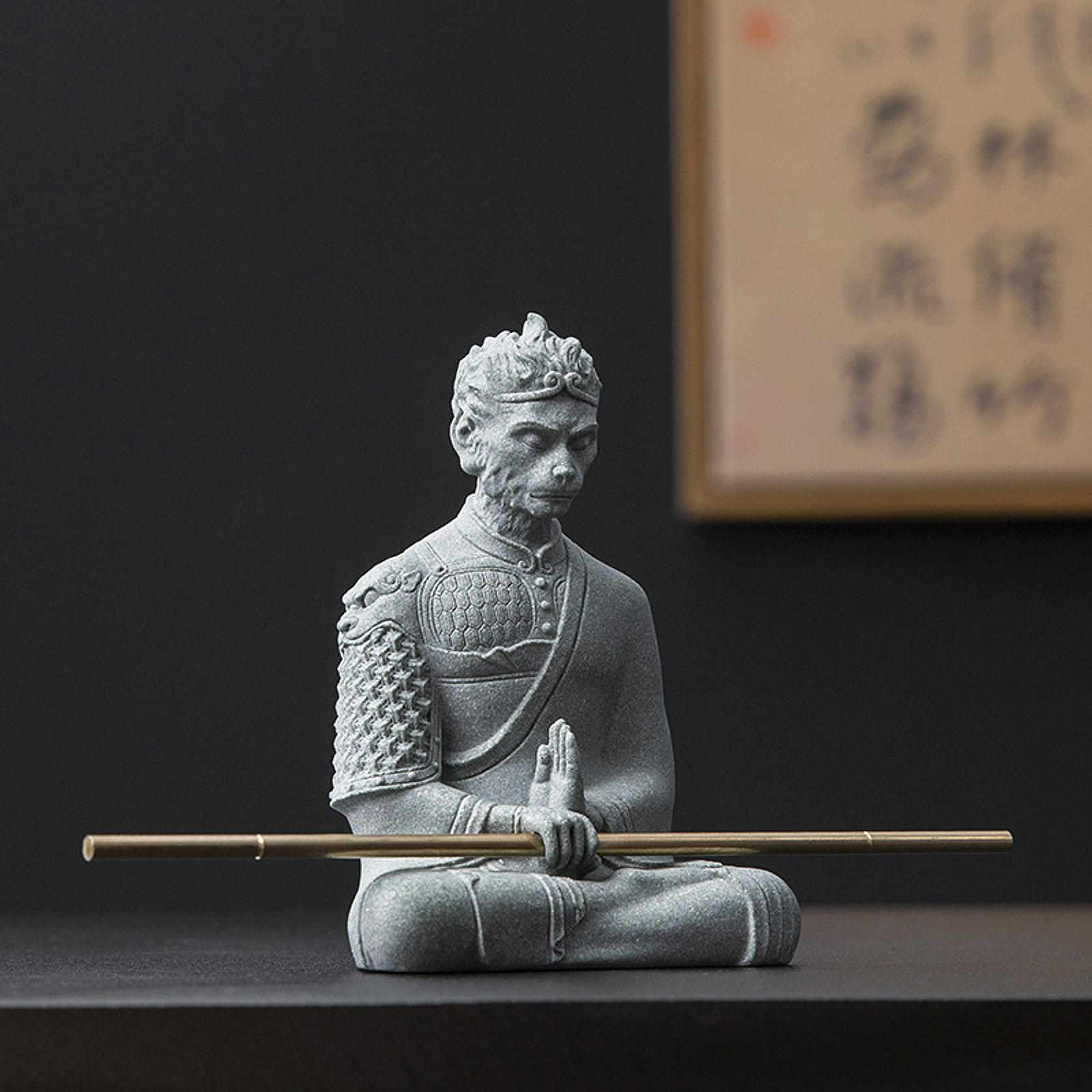 

Monkey King Figurine with Rod for Office And Garden Decoration зелений