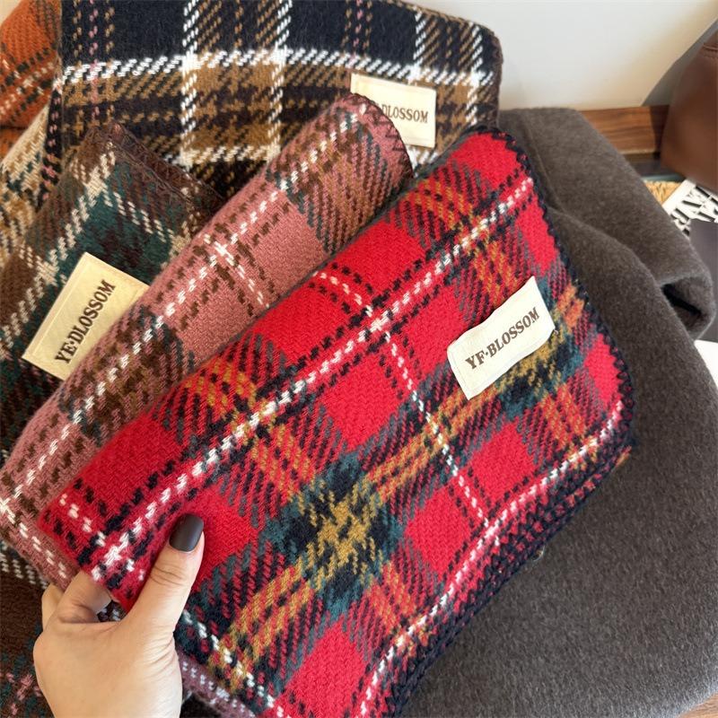 Autumn and winter warm scarf British Christmas plaid red scarf for couples and couples to increase shawl scarf