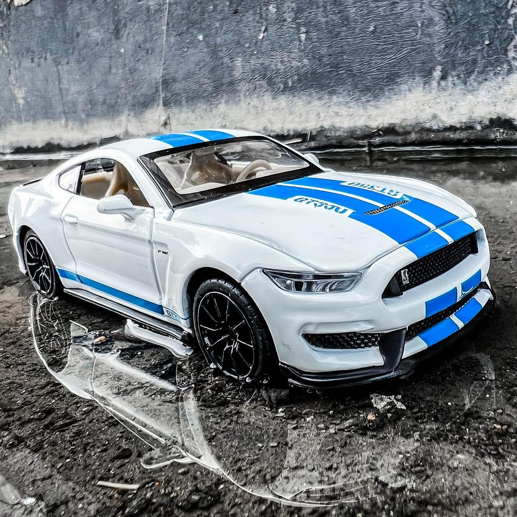 1/32 Scale Shelby GT350 Diecast Car Model Toy, Pull Back Toy Car with Sound and Light for Boys Girls Gift