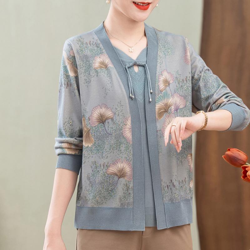 Middle-aged new knitted sweater cardigan two-piece set grandma autumn sweater set autumn age-reducing mother set