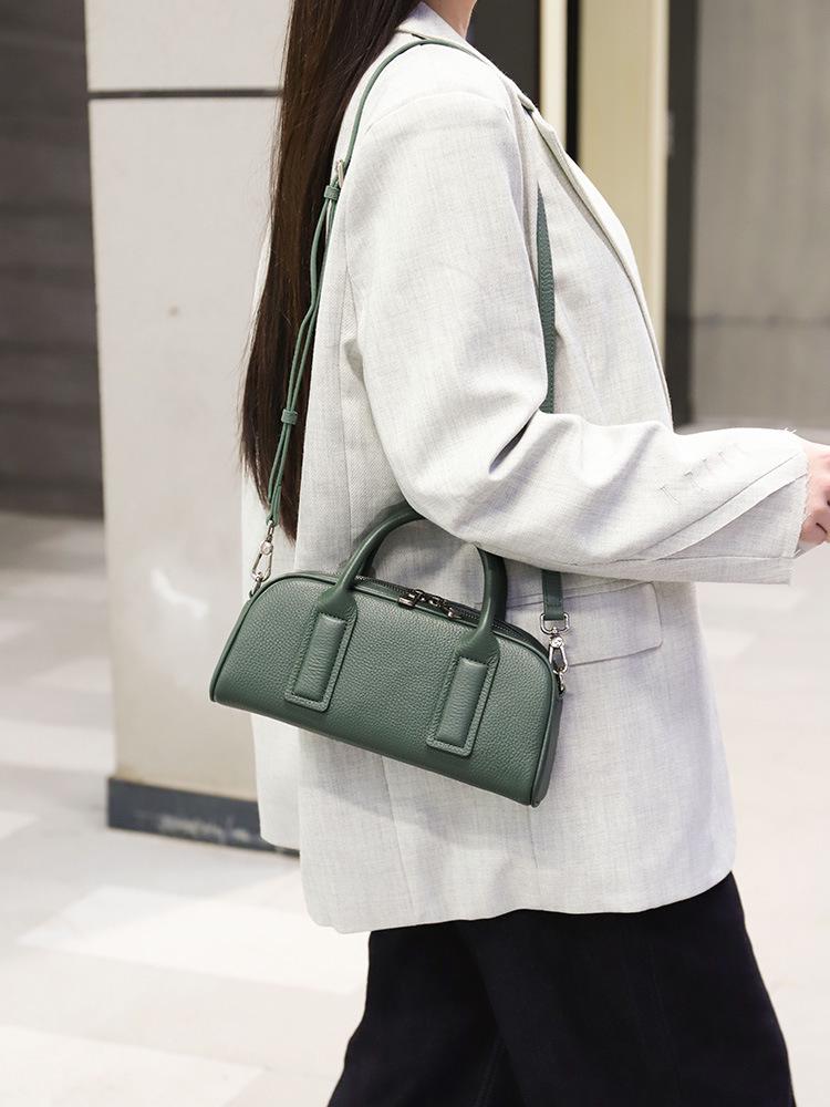 

High-End Retro Genuine Leather Women s Crossbody Bag 27x9.5x12 cm