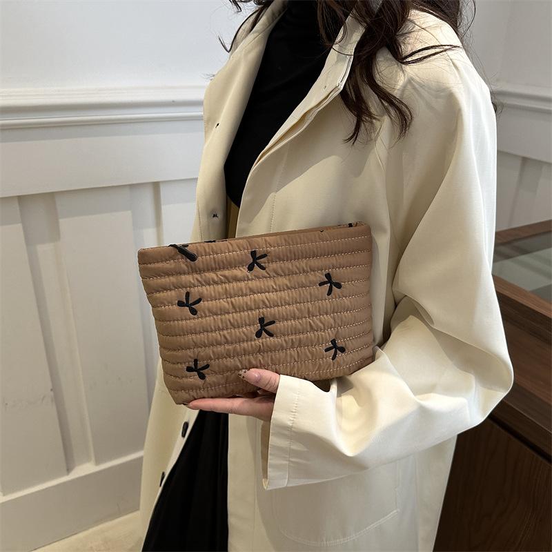Large-capacity Cosmetic Bag with Zipper, Embroidered Washing Storage Bag