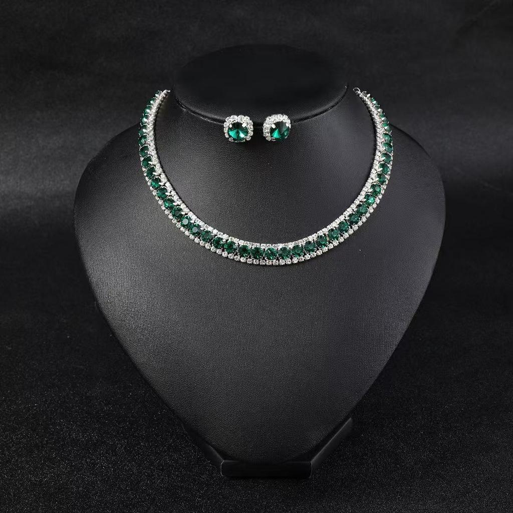 Royal Emerald Jewelry Set - Choker + Ring | Green Stones | Gold Plated