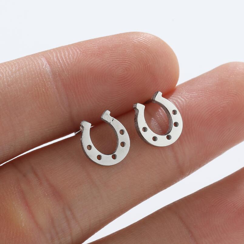 Stylish U-shaped Hollow Stud Earrings with Horseshoe Pendant for Women