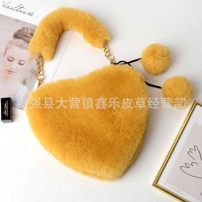 E-commerce, New Handbag Bag, Plush Love Bag, Portable Peach Heart Bag, Chain Bag, Shoulder Messenger Bag.