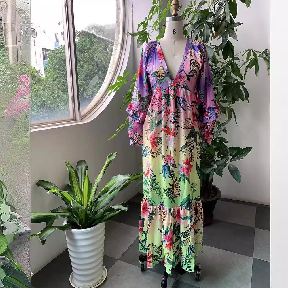 Sommer neue europäische und amerikanische Damenbekleidung Druck Farbverlauf Kleid Rüschen V-Ausschnitt sexy dünnes Kleid