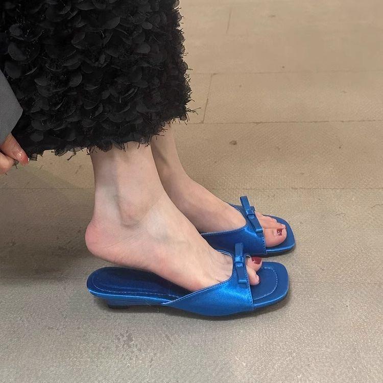 Silver wedge heel French small sandals women 2025 summer new fashion outer wear low heel niche fairy wind cool slippers