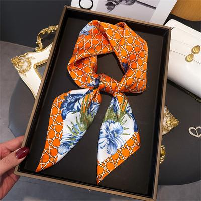 Lenço Quadrado Pequeno Floral Lenço de Seda Sintética Lenço de Cabeça Lenço Feminino Primavera e Verão Lenço Estampado Proteção do Pescoço Lenço Profissional