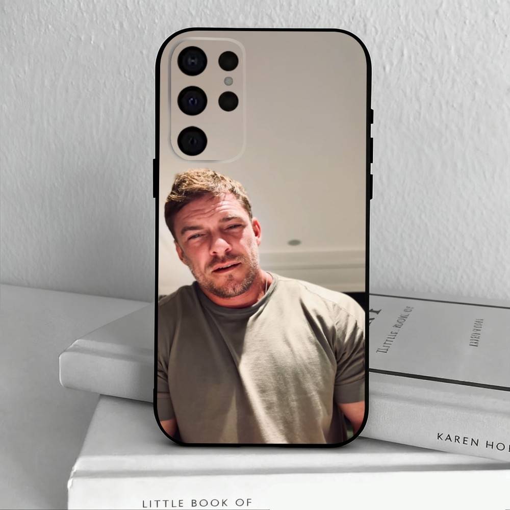 Alan Ritchson Actor  Phone Case For Samsung S25,24,23,22,30,21,10,9,Ultra,Plus,Lite,FE,4,5 G Soft Black Case