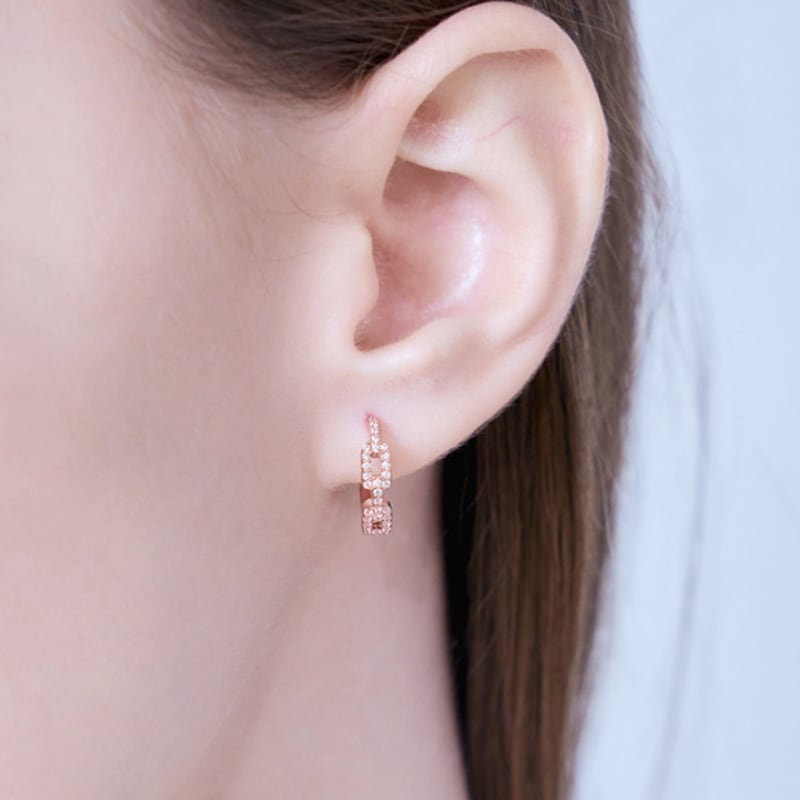 ELLE Jewelry 14K Chain Q Ring One-Touch Earrings (Gold Pin) ELGPEE440