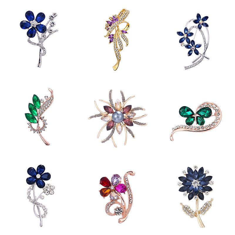 Broșă Florală de Lux cu Strasuri în Stil Coreean - Pin Elegant pentru Guler de Damă