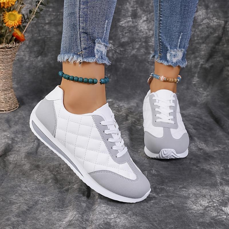 Large-sized White Sneakers, Women's Shoes, Flat Sneakers, New Spring 2025 Korean-style Fashionable Sports Shoes, Versatile and Lightweight