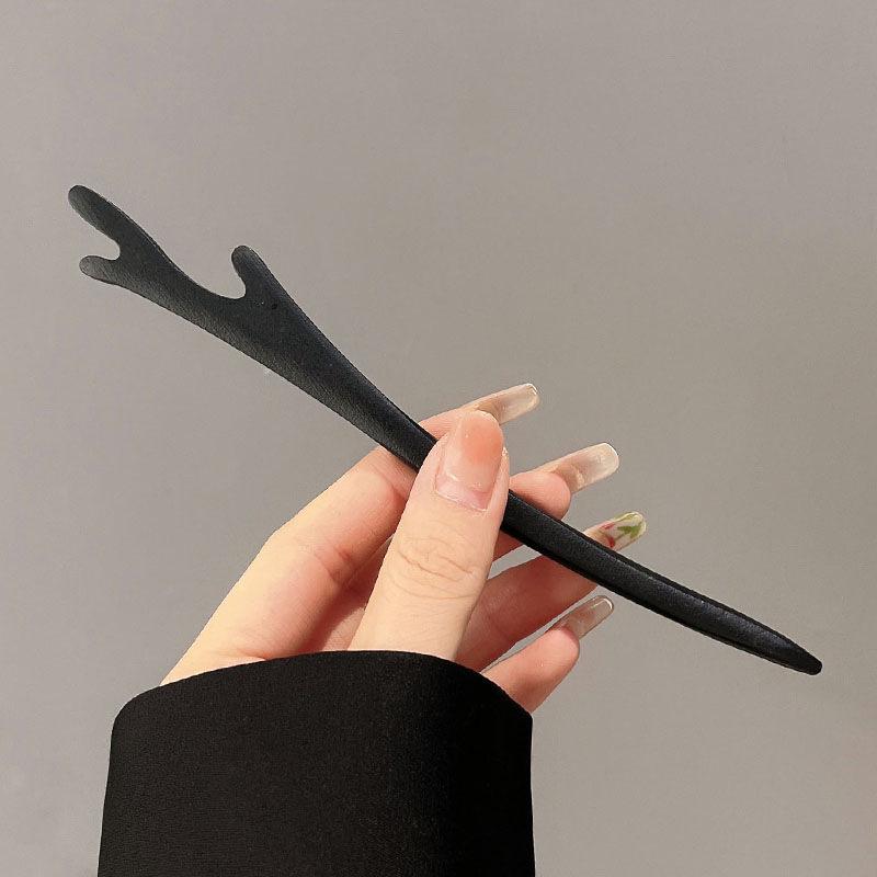 Exquisite Vintage-Inspired Tassel Hairpin for Women - Elegant Hanfu Cheongsam Style Headdress