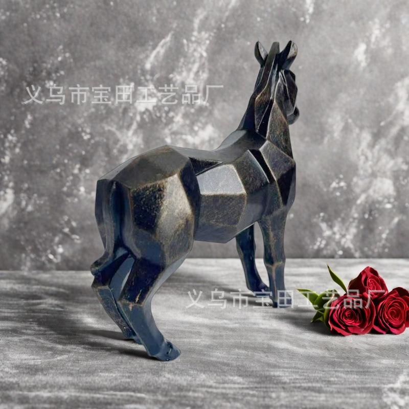 Resin statue ornament A faceted style steed home office desktop resin decoration