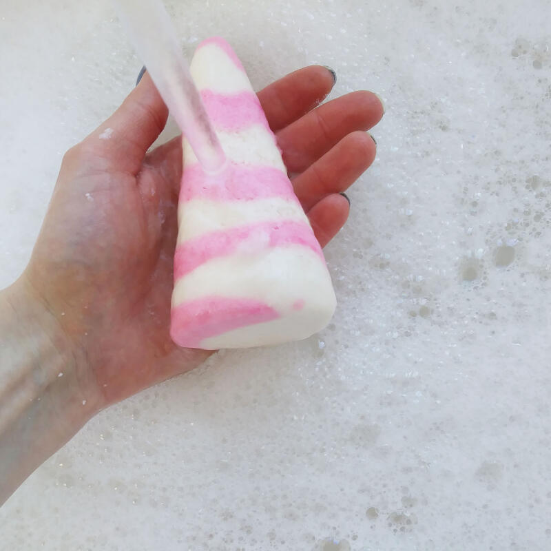 BOMP COSMETICS Dreaming of Unicorn Bubble