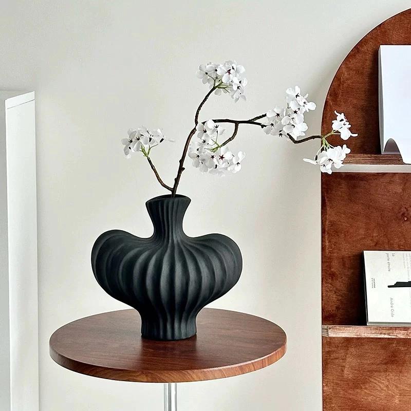 

Hollow Nordic Modern Vase For Modern Home Decor,Plastic Vase Imitation Ceramic Hollow Flower Arrangement Vase For Living Room чёрный