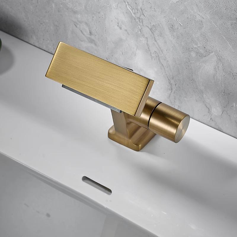 Matte Gray Bathroom Sink Faucet New Design Waterfall Basin Faucets Washbasin Hot Cold Brass Mixer Vanity Single Hole Water Taps