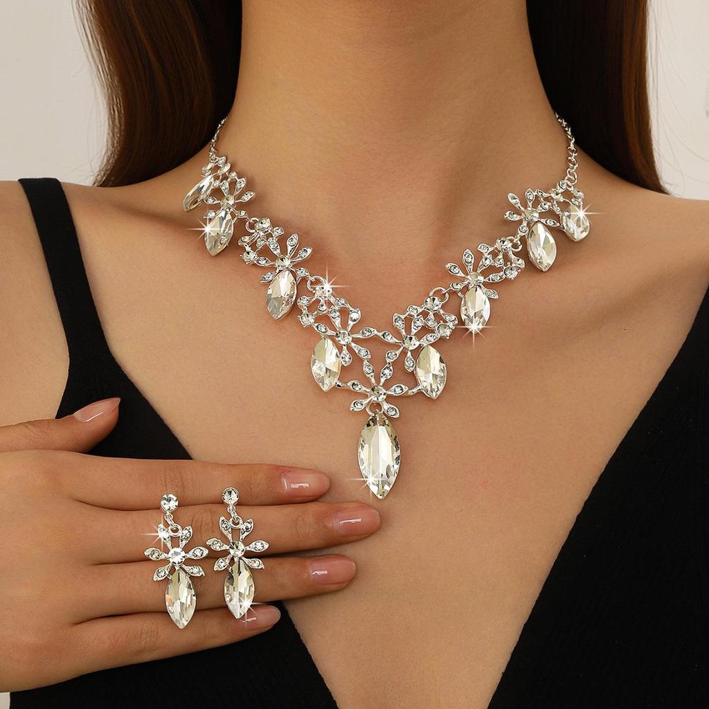 Elegant Rhinestone Water Drop Necklace Set - High-End European & American Court Style Jewelry for Women
