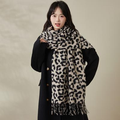 Accessoarer – Halsdukar & Sjalar