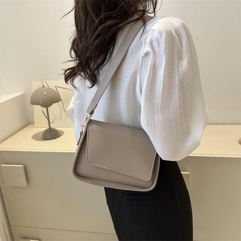 Stylish Minimalist Small Square Handbag For Women In Trendy Colors Perfect For Casual Outfits