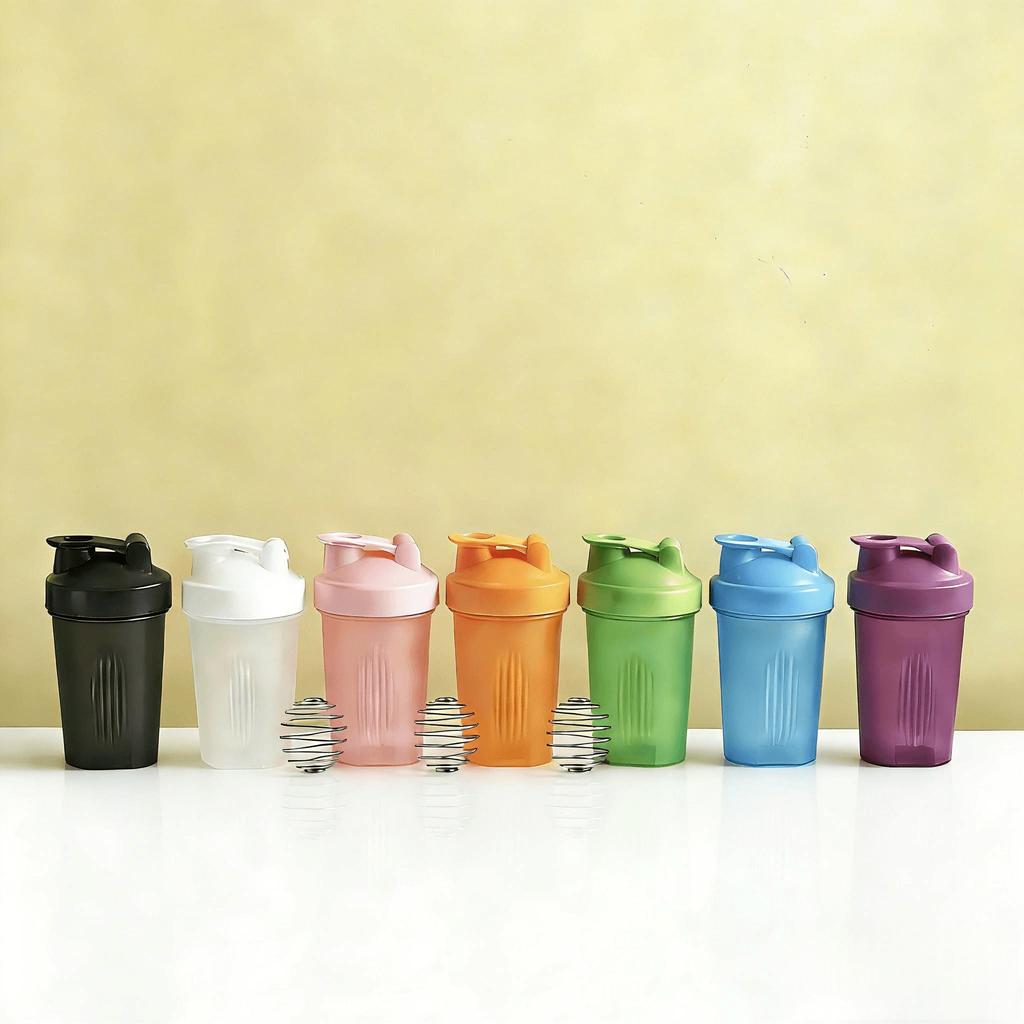 Protein Powder Shaker Bottle with Mixing Ball, Leak-Proof, Suitable for Gym, Workout, Smoothie Blending