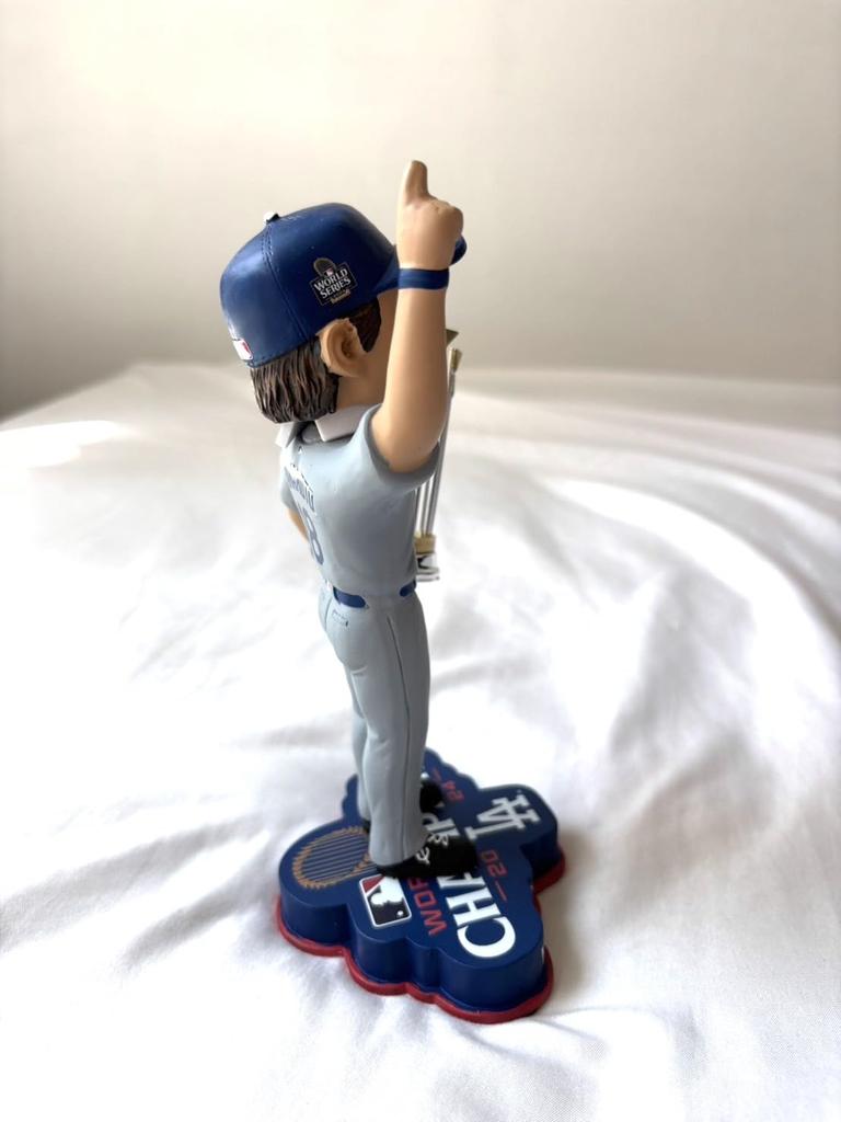 [Limited To 2024] Yoshinobu Yamamoto Los Angeles Dodgers Bubble Head Doll with World Series Championship Trophy, Official MLB Item [Parallel Import]