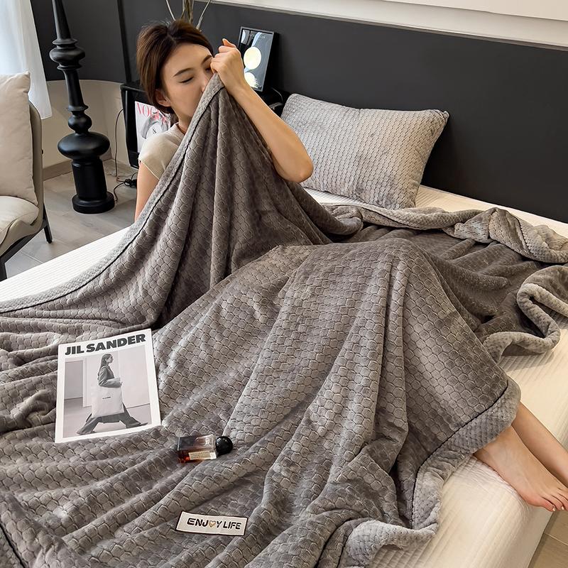 Coral Fleece Autumn Winter Warm Blankets for Bed Thicken Velvet Blanket Quilt Soft Comfortable Warmth Quilts Washable Machine