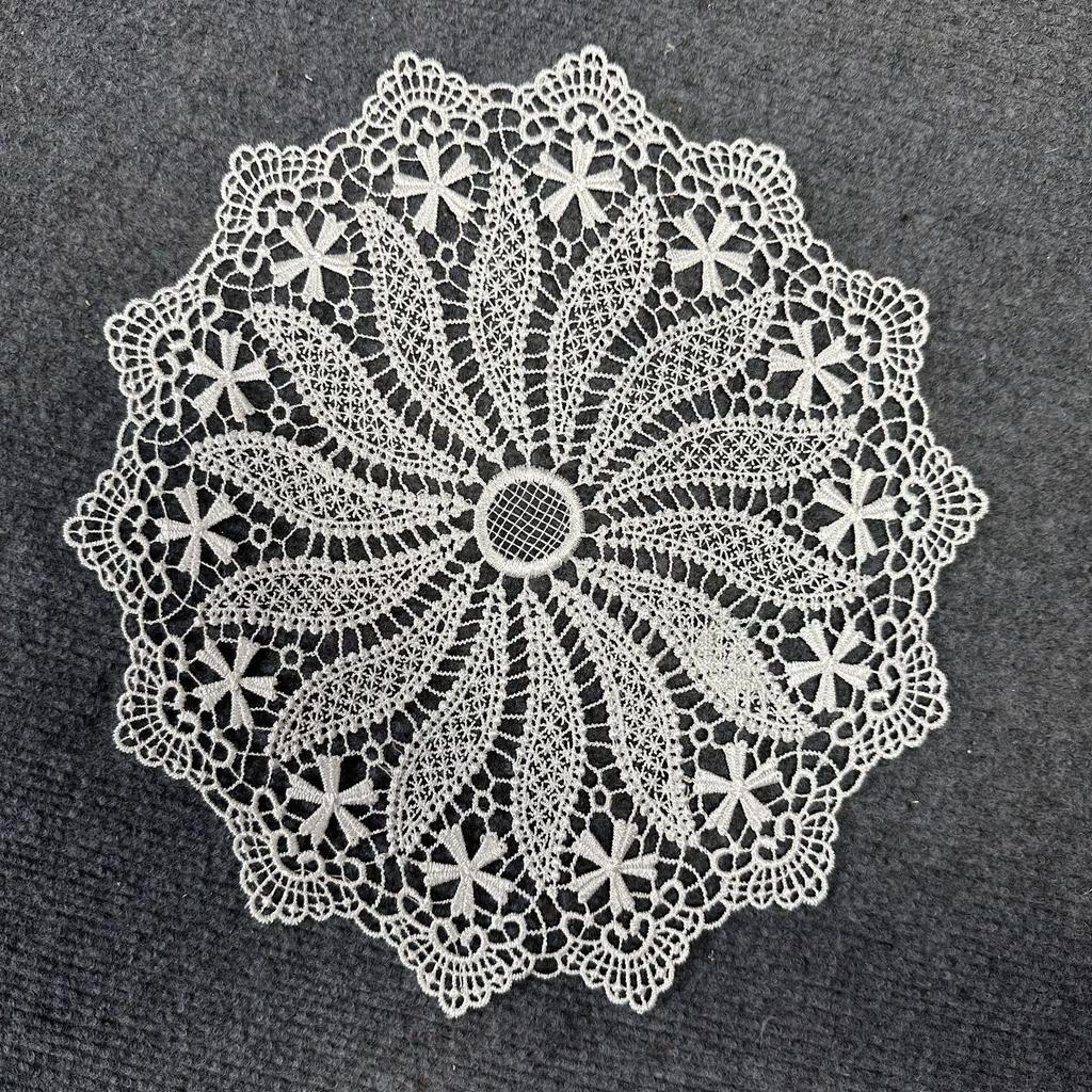 Water-soluble lace placemat French hollow embroidery fabric decorative ornament prop dining table mat white round table mat
