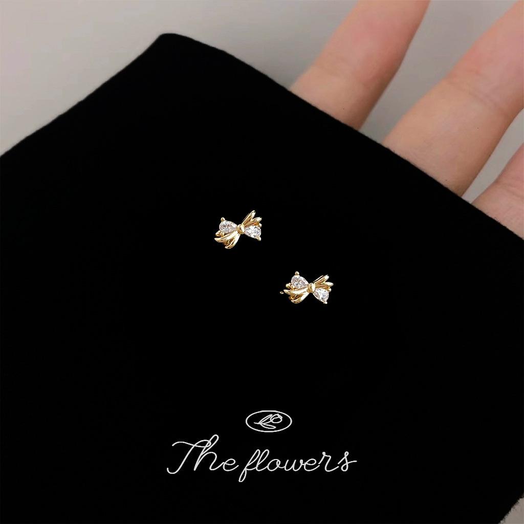 Mini version! Micro-inlaid zircon bow plated with small stud earrings, no need to pick earrings for daily commuting and sleeping