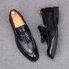 Fashion Fashion New Black Men's Pointed Patented Leather Tassels Flats Slip On Shoes Designer Male Homecoming Wedding Dress Footwear